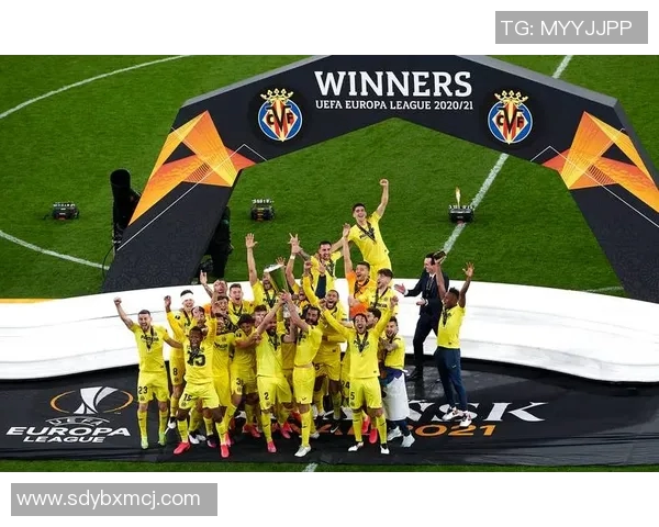 曼联主场击败阿贾克斯，成功晋级欧联杯决赛对阵比利亚雷亚尔